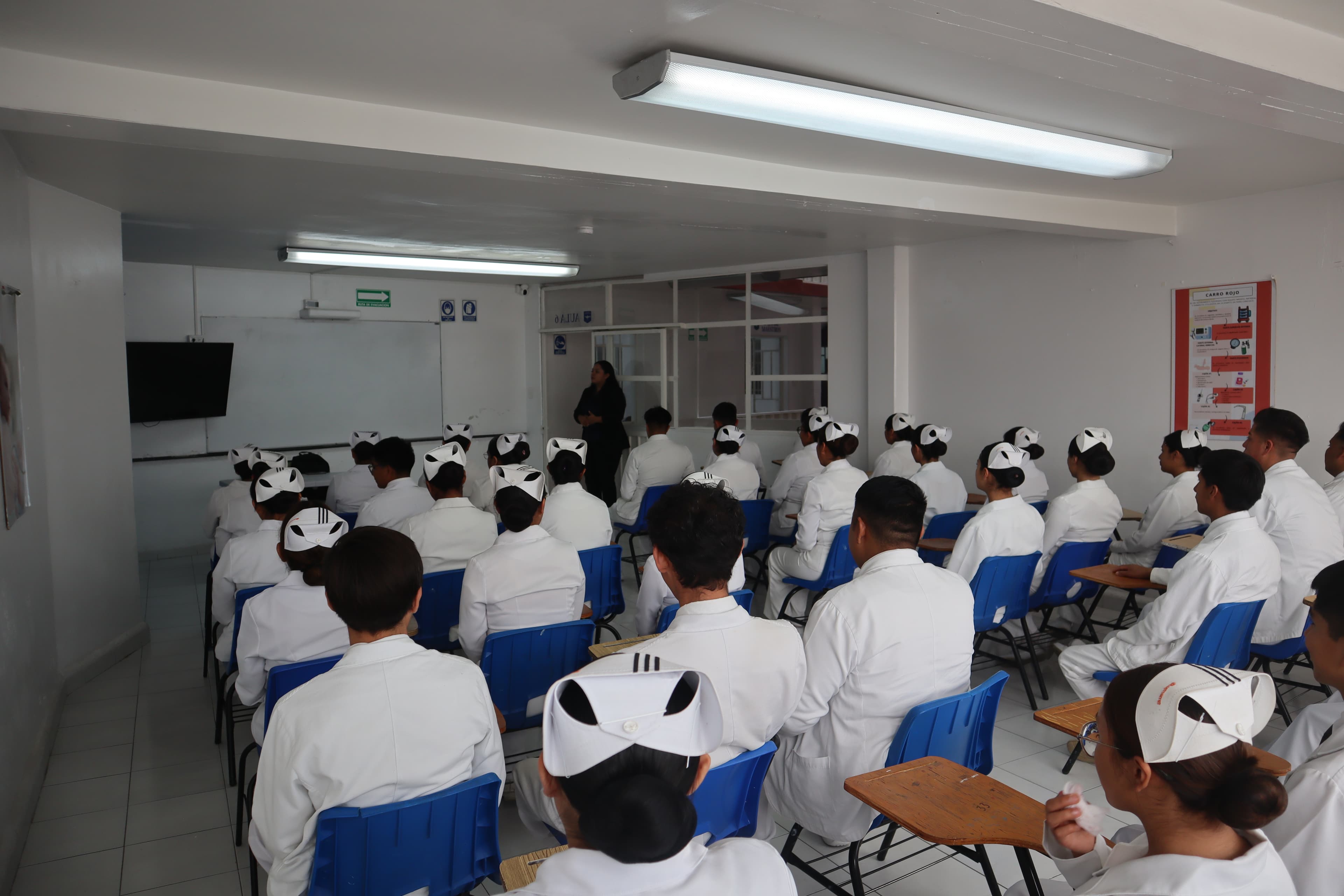 Clase en Escuela Montserrat